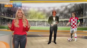 После шоу замужняя девушка сделала всем боссам минет и позволила им трахнуть себя сзади