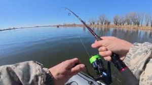 ОНО ТАЩИТ ЛОДКУ! РУКИ ЗАТРЯСЛИСЬ, КОГДА УВИДЕЛИ КОГО ПОЙМАЛИ! Рыбалка на спиннинг 2025.