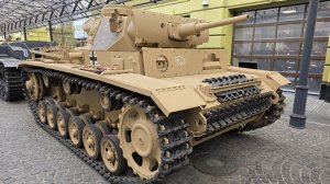 Нанесение маркировок на танк Pz.Kpfw.III Ausf.M, Музей Техники Вадима Задорожного, 20 сентября 2025