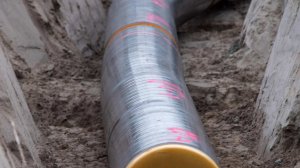 Украинцы убегают от ТЦК по газовой трубе на запад страны