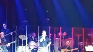 ТАЙГА ДА КИЛОМЕТРЫ исполняет Елена Ваенга