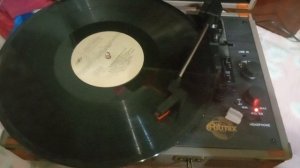 23-12-2025 купили виниловый проигрыватель на озоне.