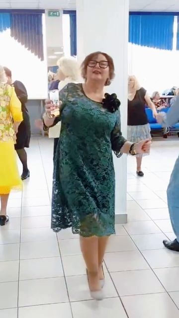 Минутка танцев | Потанцуем? 💃💃💃| А с неба падала звездочка | Виктор Королев # мирувлечений