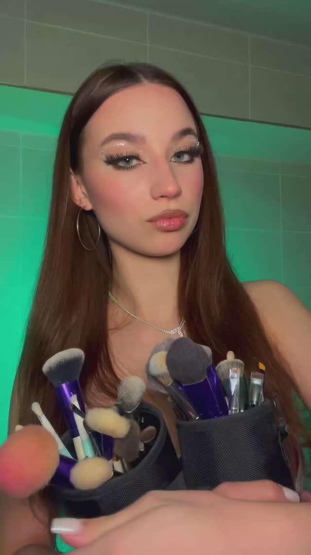 Чем чистите кисти вы ? смотреть онлайн