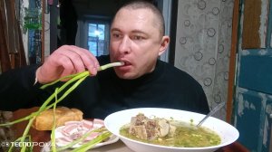 мукбанг/обжорыч/суп с капустой, грудинка солёная/