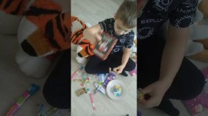 Распаковка Новогоднего подарка из школы