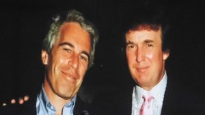 Трамп летал на самолете Эпштейна "значительно чаще", чем сообщалось ранее