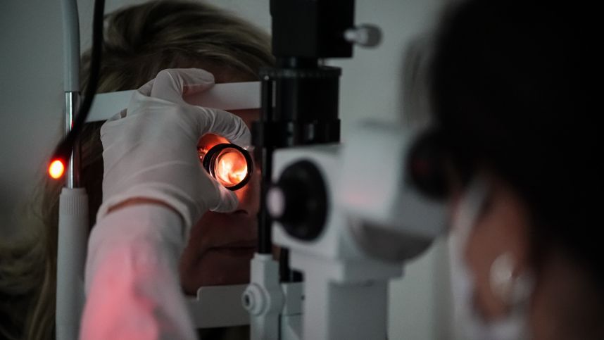 Ощущение песка: россияне столкнулись с ухудшением зрения после гриппа