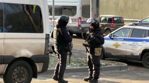 На юге Москвы погибли двое сотрудников ДПС, пытаясь задержать подозрительного мужчину.