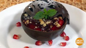 Готовим новогодний десерт в шоколадной чаше. Доброе утро. Фрагмент выпуска от 24.12.2025