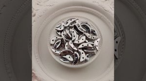 CzechMates Crescent — Full Labrador