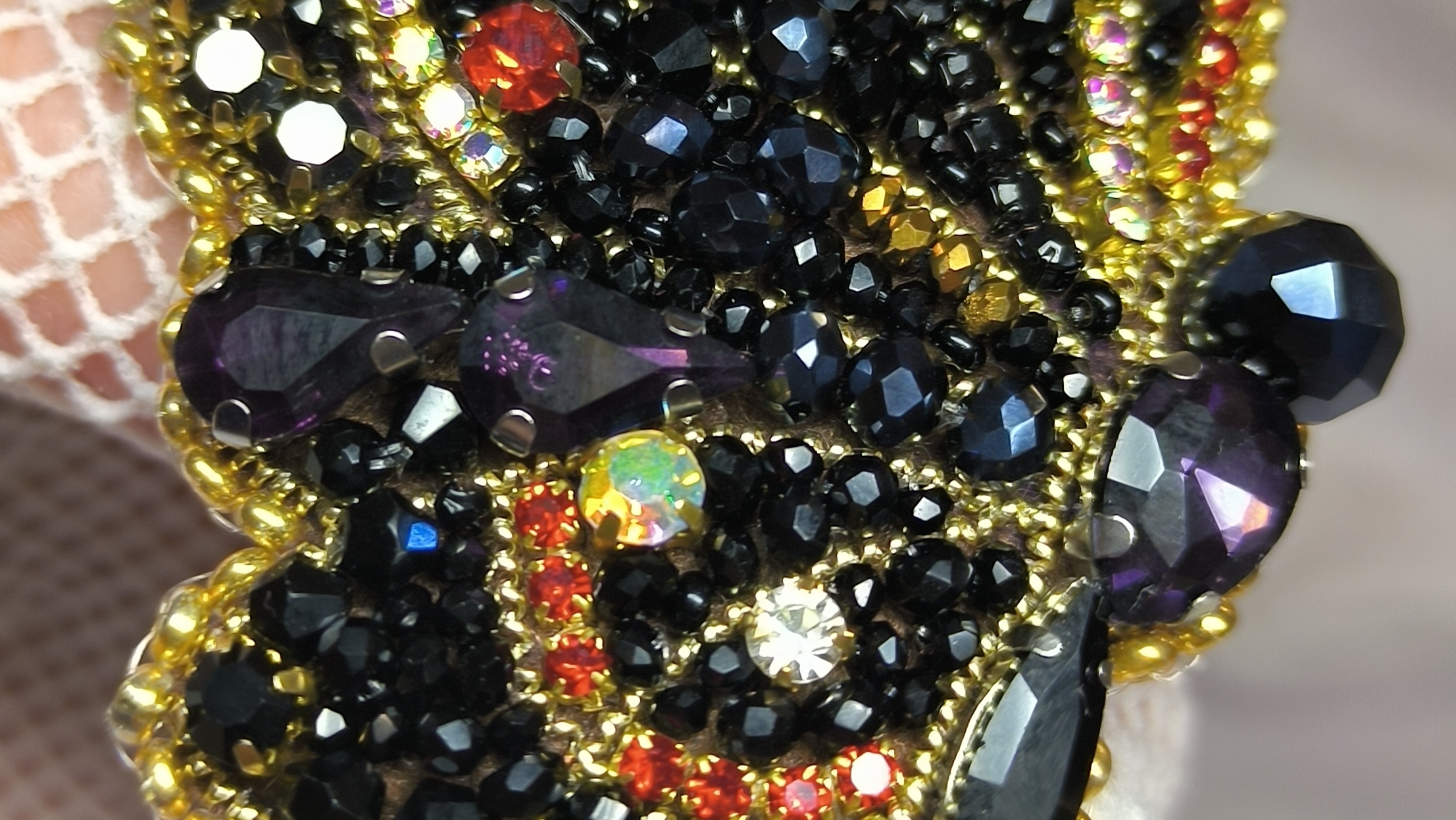 Как рождается новая брошь