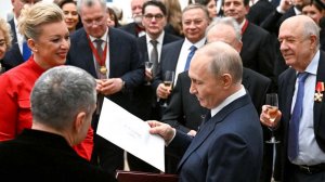 Путин наградил Захарову орденом "За заслуги перед Отечеством"