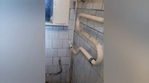 Устранили течь трубы отопления в перекрытии в многоквартирном доме!
