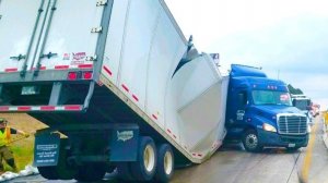 Смертельные грузовики, подборка автоаварий.