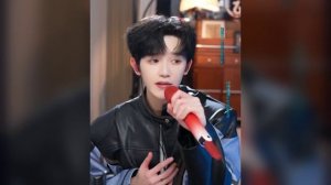 Фэнфэн 峰峰疯了 "Танцы в лунном свете"