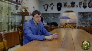 Кожа - крупнейший орган. А также её производные.