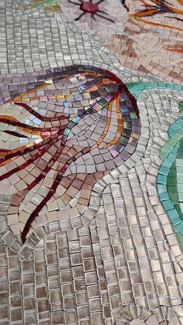 Панно из мозаики для ванной комнаты "Серебряный букет".