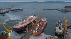 Первый в России арктический танкер-газовоз передан заказчику