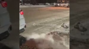 Виновник ДТП в Челябинске протащил другого водителя на капоте несколько метров.