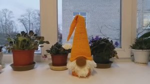 Новогодний гном крючком. Гном как футляр на бутылку шампанского.  Видео 2021 тгода