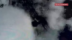 Операторы БПЛА ликвидировали группу пехоты только что спешившуюся с БТРа, а затем уничтожили украинс