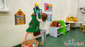 Наряжают елочку самые маленькие Funny Ant Malahovka