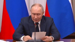 Путин поручил найти гибкое решение по сохранению льгот для многодетных семей