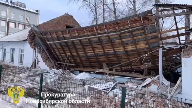 Здание спортивной школы рухнуло под Новосибирском смотреть онлайн