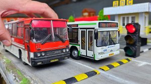 Автобусы проезжают лежачий полицейский! Про машинки