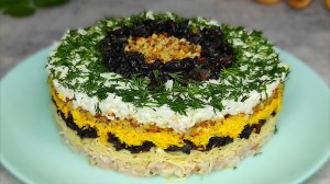 Праздничный САЛАТ  с копчёной КУРИЦЕЙ, ЧЕРНОСЛИВОМ и грецкими ОРЕХАМИ!