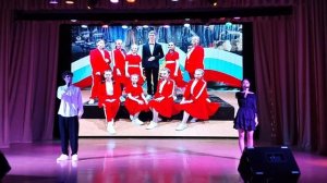 "Куда уходит детство" муз.А.Зацепина, сл. Л. Дербенева.