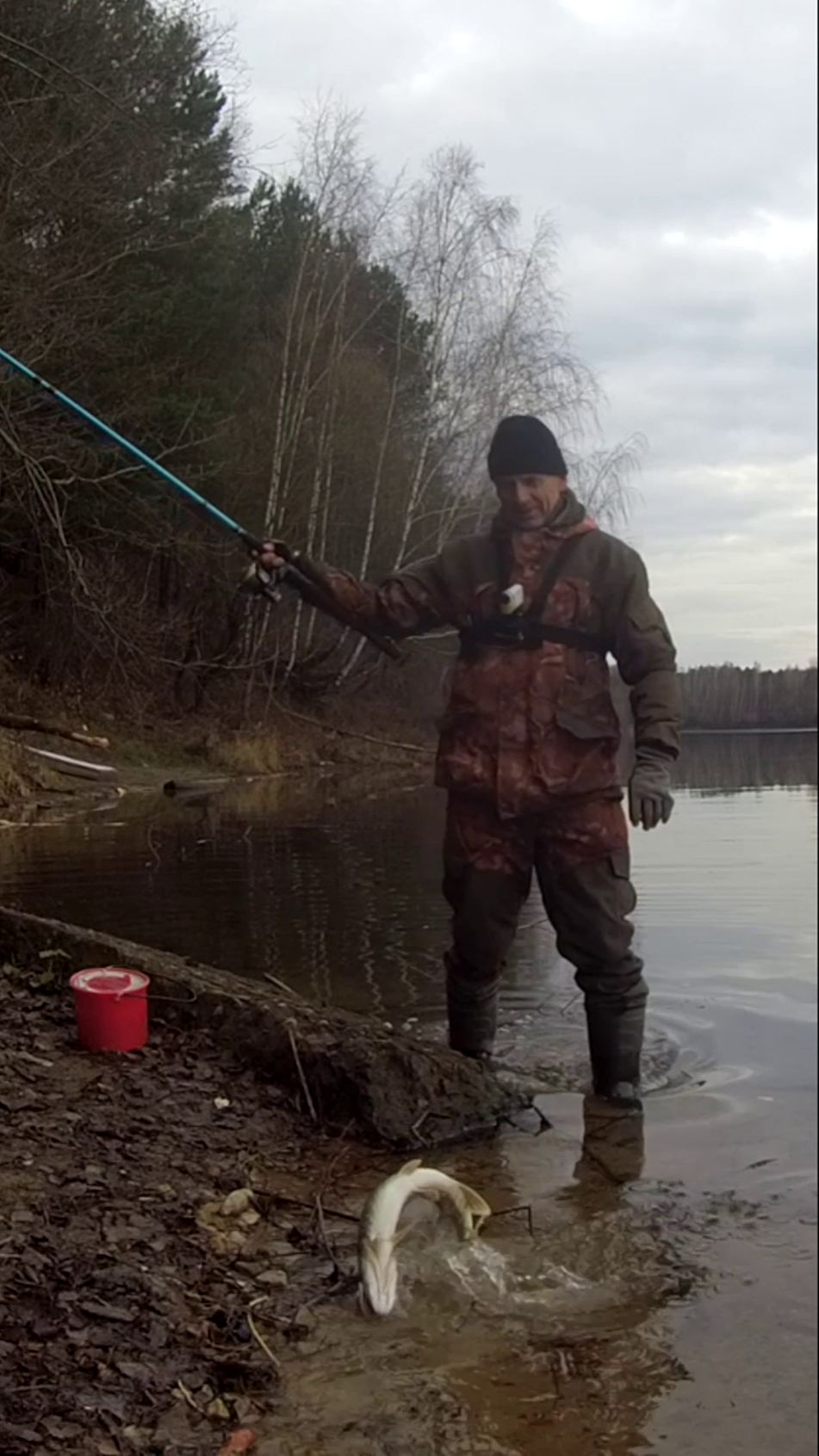 ПОПЛАВОК УТОНУЛ. смотреть онлайн