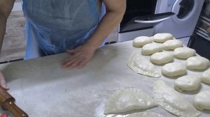 ПИРОЖКИ _ ЖАРЕНЫЕ! Петя снимает пробу!