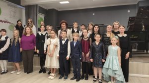 Новогодний концерт в ДМШ 10. П.И.Чайковский "Новая кукла".