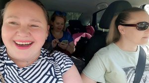 С девочкамисначала в магазинпотом на пирушку