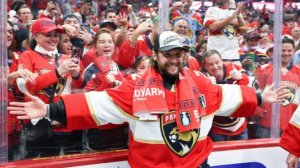 Российский вратарь "Флориды" Бобровский вышел на 8-е место по числу побед в НХЛ