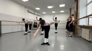 Экзамен по классическому танцу мальчики