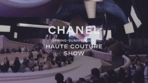 Показ коллекции Haute Couture Chanel весна-лето 2022