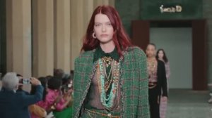 Показ коллекции Chanel Métiers d'art 2022-2023 (Pre-Fall 2023)