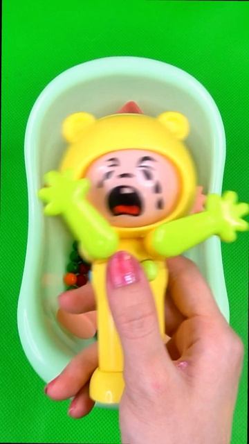 Куколка с шариками ЭмЭнДенс смотреть онлайн