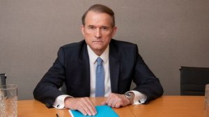 Медведчук: коалиция "желающих войны подсвинков" активно переобувается