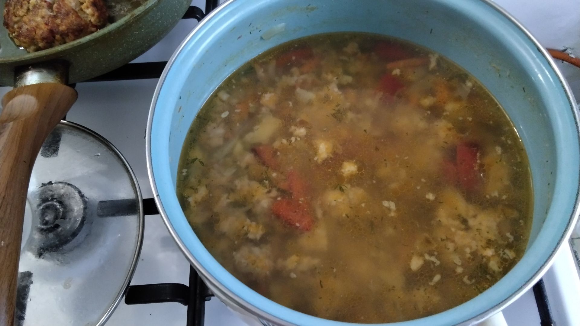 Суп с фрикадельками из свинины и овощей смотреть онлайн