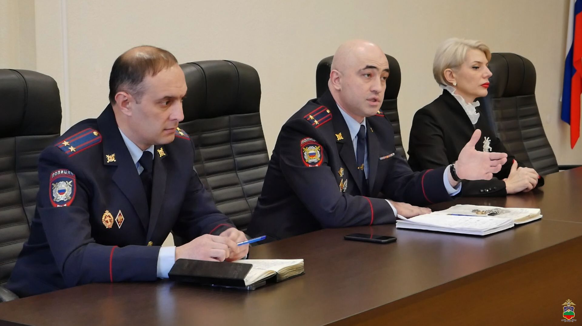 В ОМВД России по г. Черкесску обсудили меры по профилактике подростковых правонарушений смотреть онлайн