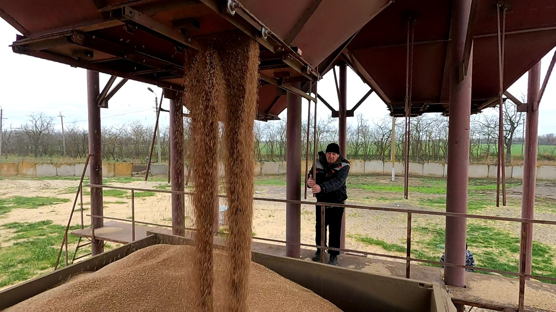 Михаил Дмитриевич пересел сегодня за штурвал другого автомобиля! смотреть онлайн