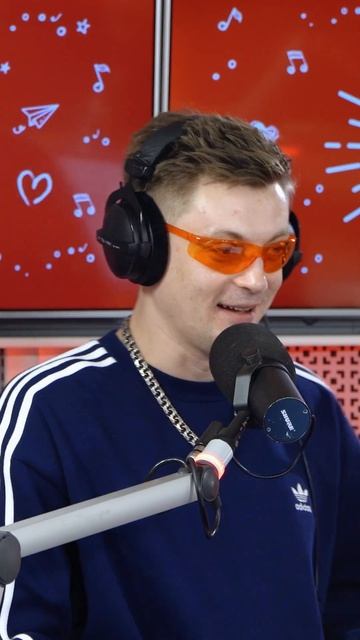 Filatov & Karas пытаются отгадать свой трек, переработанный нейросетью!  А ты узнал? смотреть онлайн