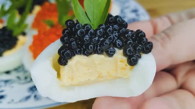 Фаршированные яйца с икрой - как сварить яйца, чтобы они почистились идеально🐣 смотреть онлайн