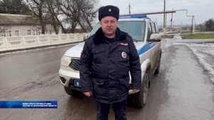 Участковый спас потерявшихся в зимнем лесу пенсионеров