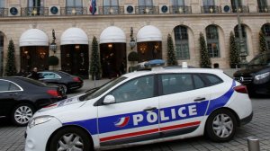 В Париже ограбили курьеров, пропал сапфир стоимостью 150 тысяч евро