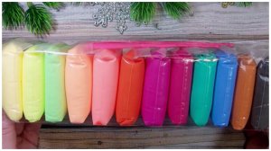 Несколько идей простых ёлочных игрушек медальонов из лёгкого пластилина своими руками.